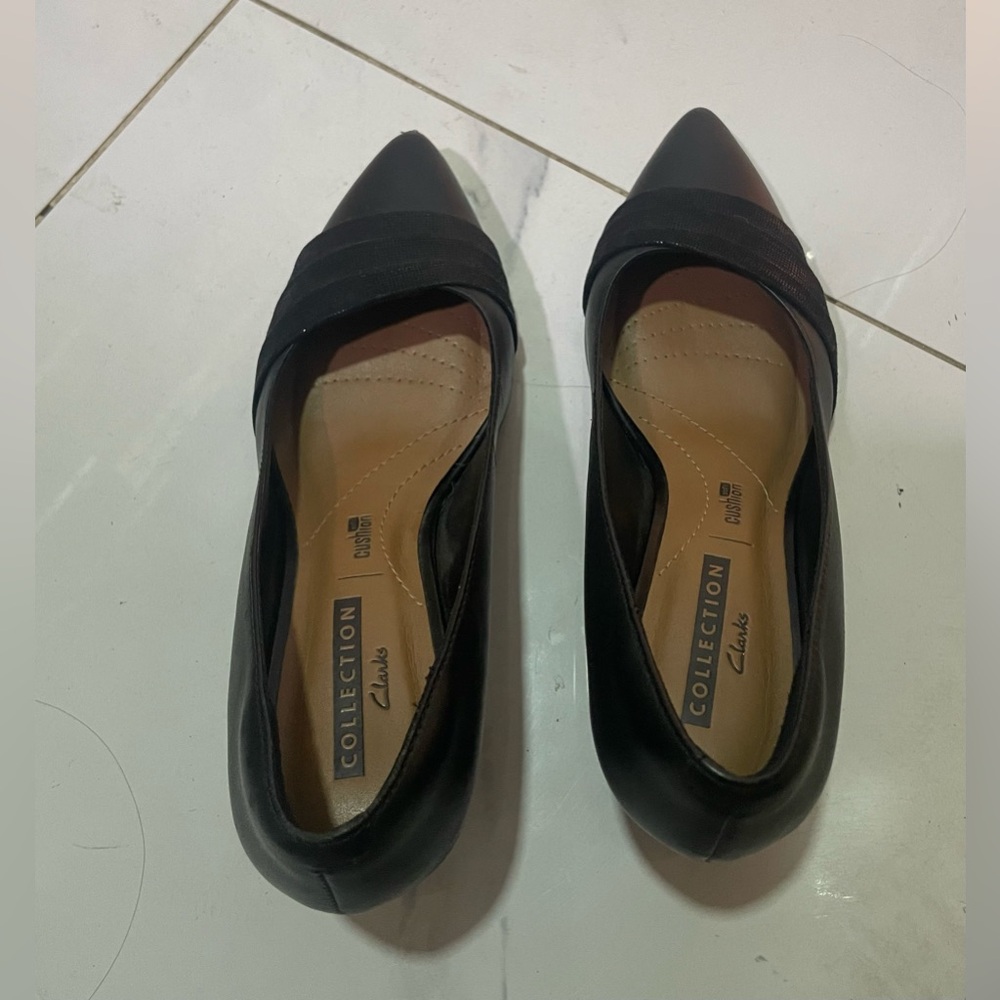 Clarks Black Pointed Toe Flats